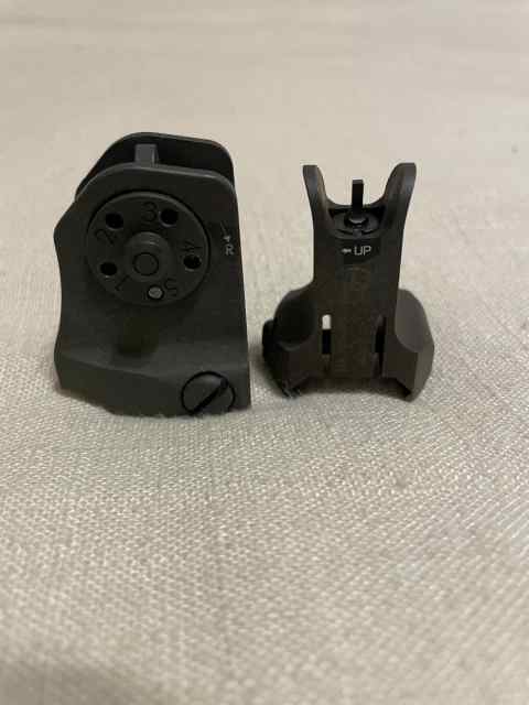 Daniel Defense - Fixed Iron Sights - Painted