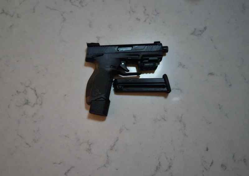 TX22 Nspec w/ 2 mags