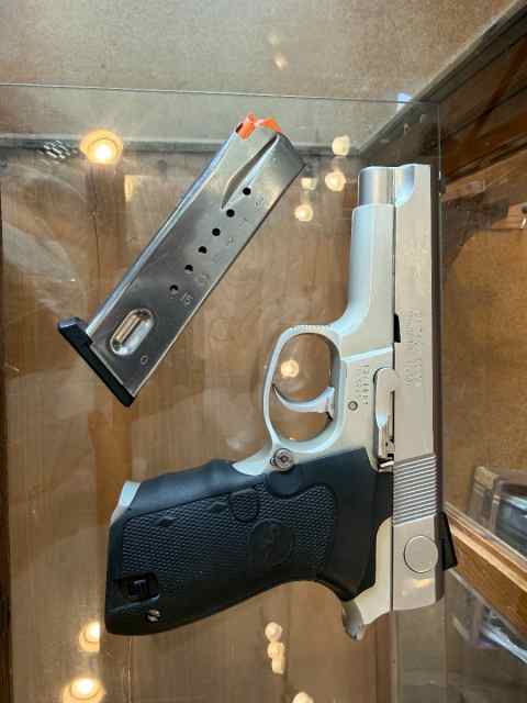 Smith and Wesson 5943