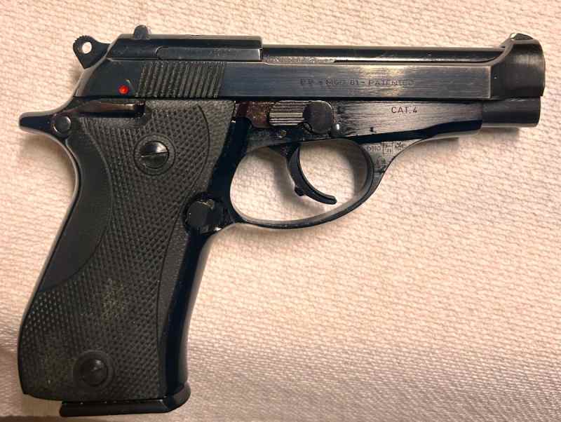 Italian Beretta cheetah 81 in .32ACP wextras