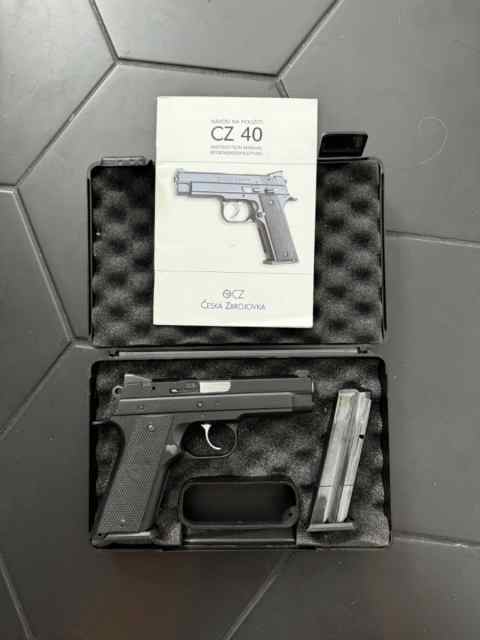 RARE CLEAN CZ-USA CZ 40 B .40 PISTOL W/ BOX