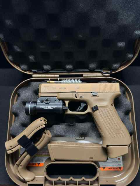 Glock 19X with TLR 1 HL &amp; Holster