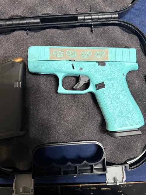 Glock 43x Tiffany blue with roses