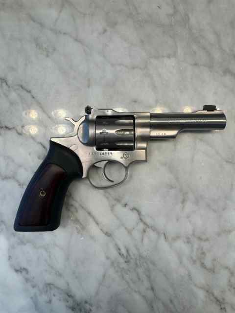 Ruger GP100 22lr