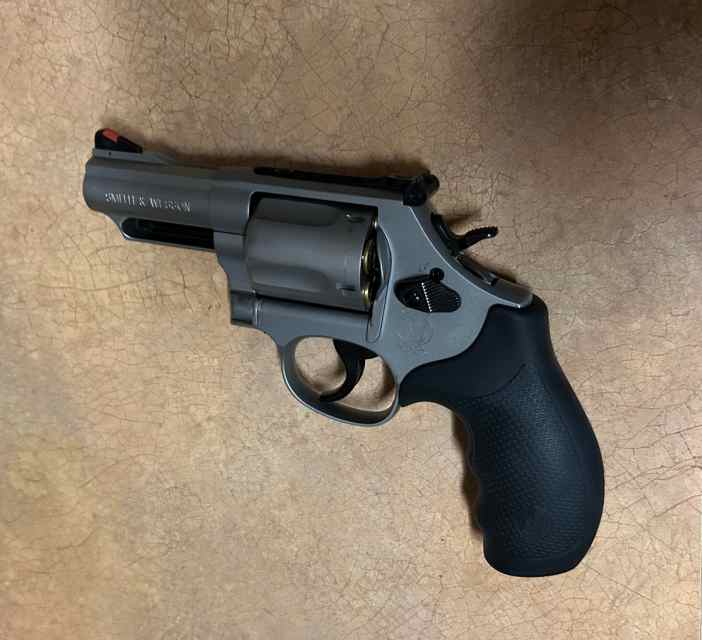 LNIB S&amp;W combat .44 Magnum model 69